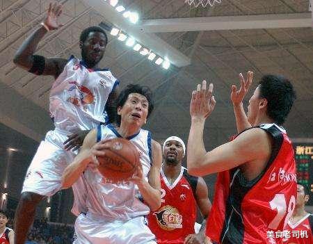 中国男篮@1994年没有超级中锋的中国男篮却打进了世界8强！