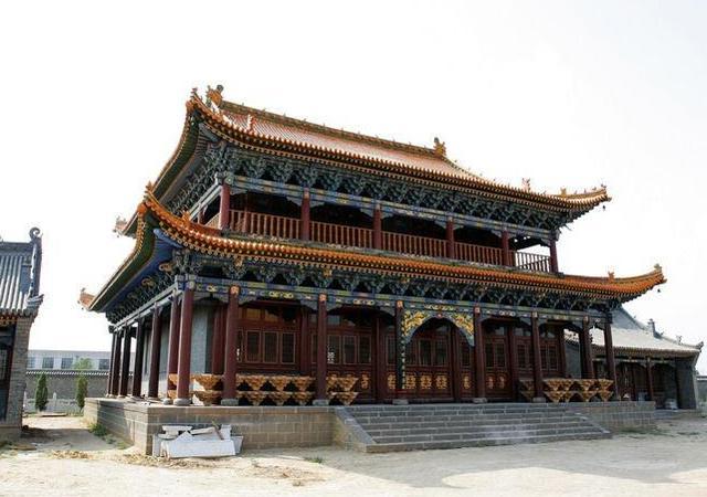 |世界面积最大的宫殿,面积是故宫的5倍,就在中国“隔壁”