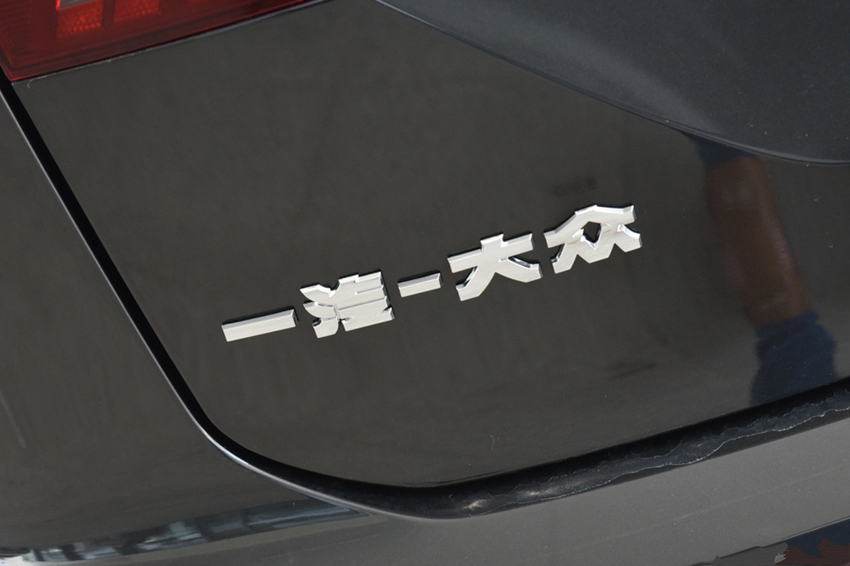 SUV■大众也放弃了尊严！从19万跌到13.5万，油耗才6.8，差点取代CRV