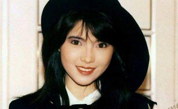 吴启华|结婚7年败光丈夫10亿,为了钱卖掉亲生女儿,后来变成这样