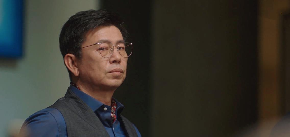 王自健|《三十而已》漫妮遇贵人，比梁正贤更有钱，王自健并不是最终归宿