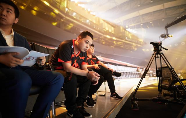 ag战队|世冠A组首周积分：estar，QG形势最好，AG濒临出局，这谁想得到？