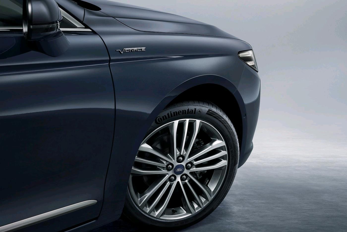 #福特金牛座#这车可惜了,光车长就5018mm,关门静如深海,只吃92粗粮,无人识