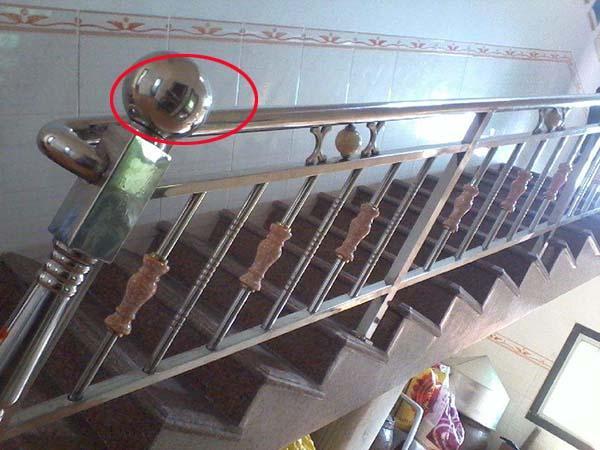 ■没必要纠结了！楼梯扶手实木还是不锈钢？5个维度帮你分析哪种好