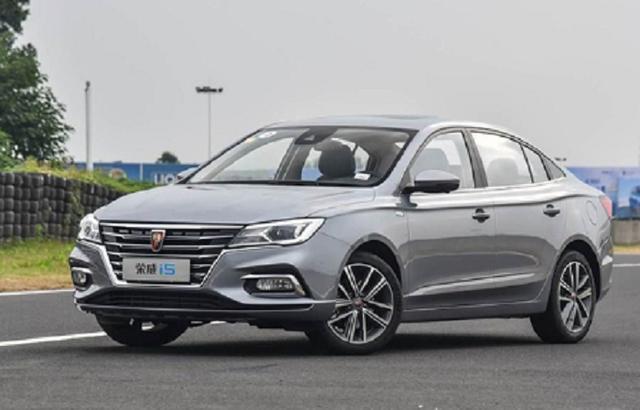 买车|预算6万买啥车？这款被称为\省油王\，一公里才3毛多！