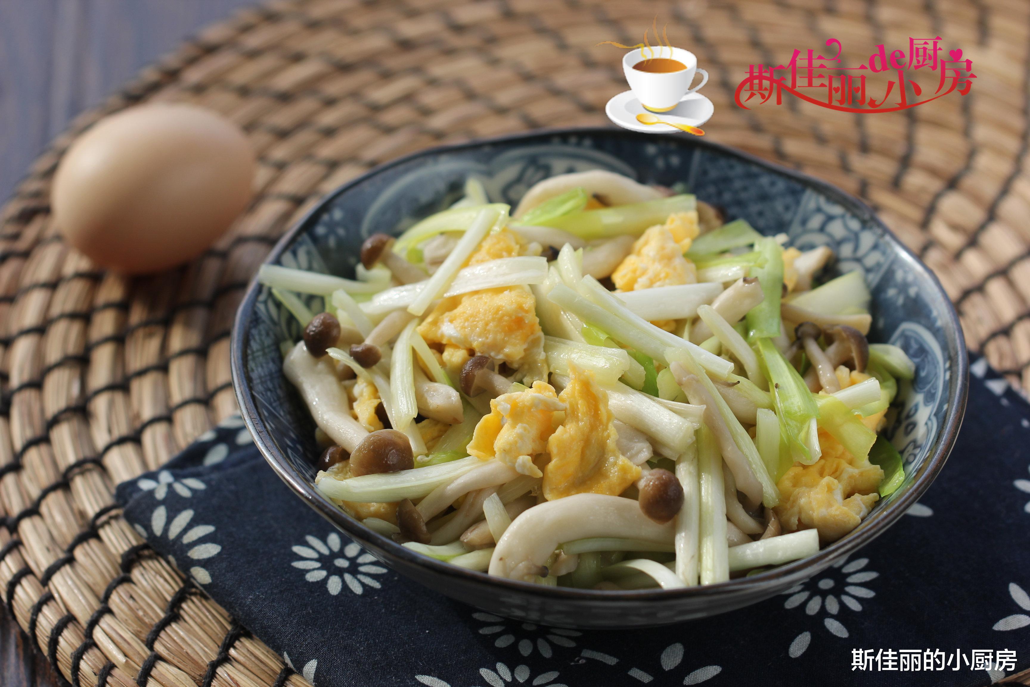 「鸡蛋」它是“清肠草”，鸡蛋和它是绝配，隔天吃一次肚腩平了腰也细了