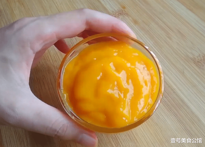 吉利丁▲2个芒果,1包牛奶,在家做美味甜品,Q弹爽滑,吃了一次还想吃