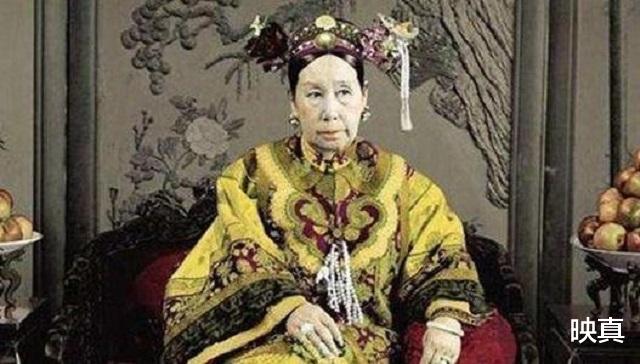 慈禧太后|?“慈禧后人”登相亲节目,自称八阿哥,录制现场要求所有人下跪