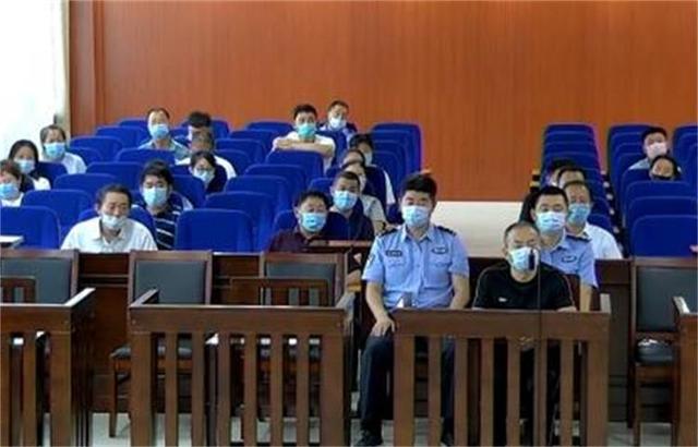 时间要闻|内蒙古一干部撞死4人，找人“顶包”还求法院轻判：我不是故意的