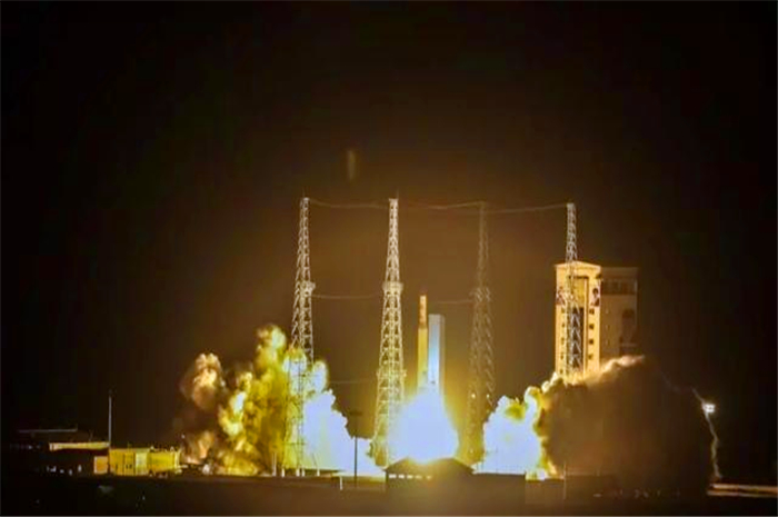 「伊朗」苦尽甘来！第二次试射卫星终于成功，美：这是向全球宣战