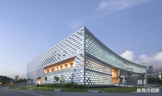 『高校』最新“国外版”中国内地高校排名出炉，浙大第五，哈工大进入前十