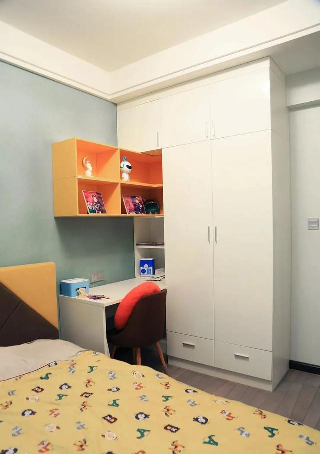 |146㎡四居室装修，玄关砌阳台、沙发不靠墙，第一眼就爱上了