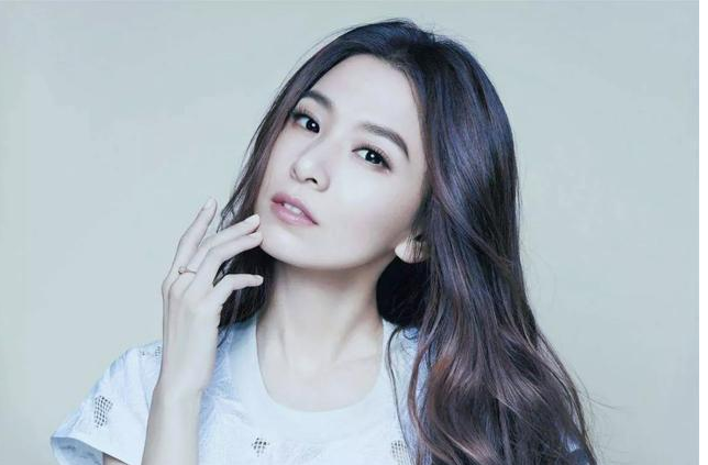 『周扬青』田馥甄疑似站队罗志祥,周扬青回怼代言被撤后慌了,发文道歉