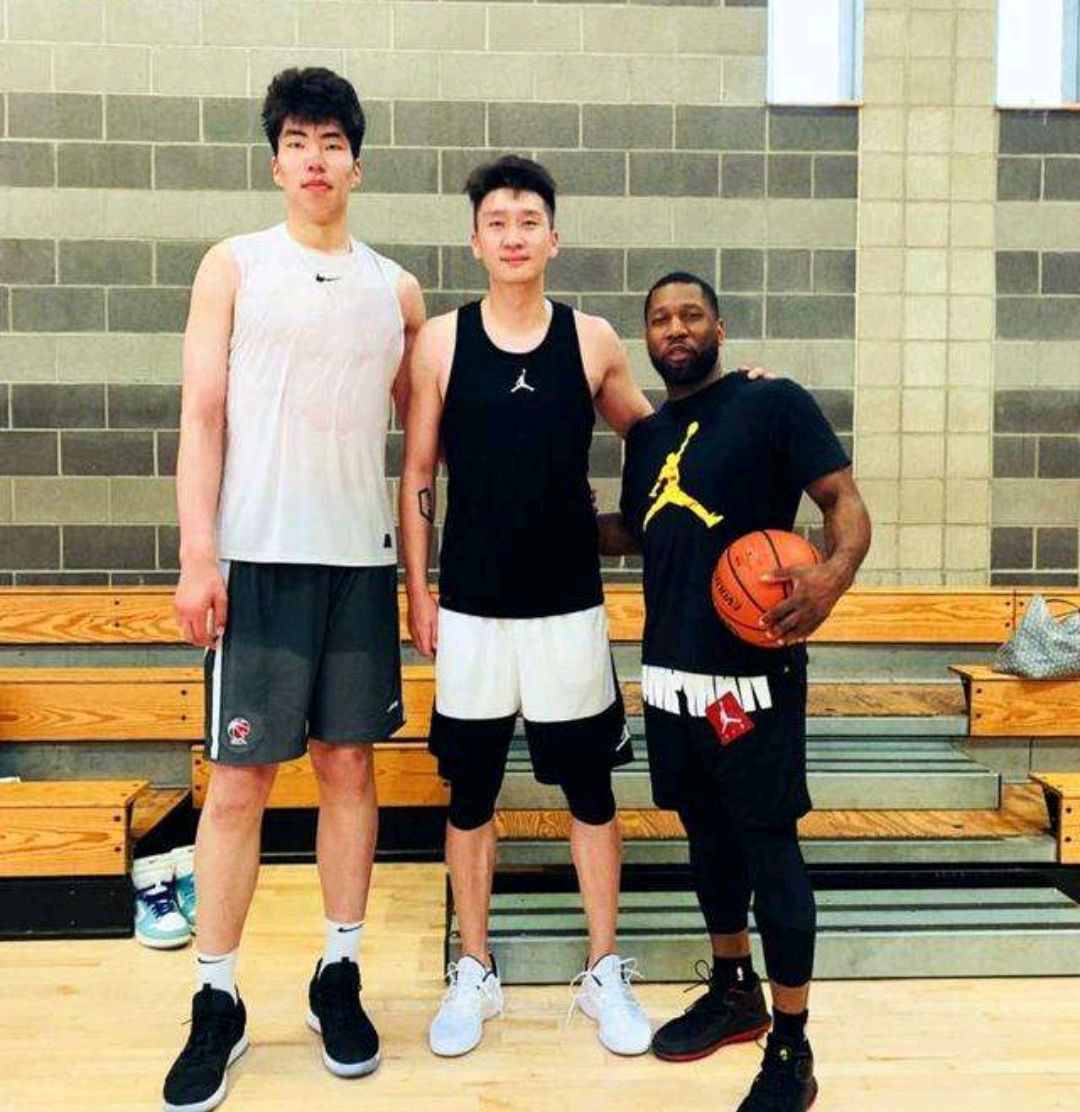 「姚明」17岁天才中锋回归！有望进入中国男篮，能否成为下一个姚明