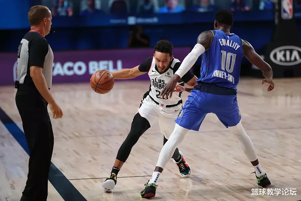 区俊炫|冲突!老实人都被逼急了!90度严重崴脚!快船让东契奇心碎