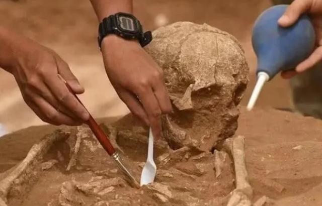 乾隆|不老屯兴修水库，挖掘五阿哥永琪陵墓，墓中发现一个字证实一传言