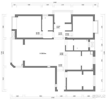 【】多亏当初设计师坚持，放弃电视墙装成收纳，美观实用两不误！聪明