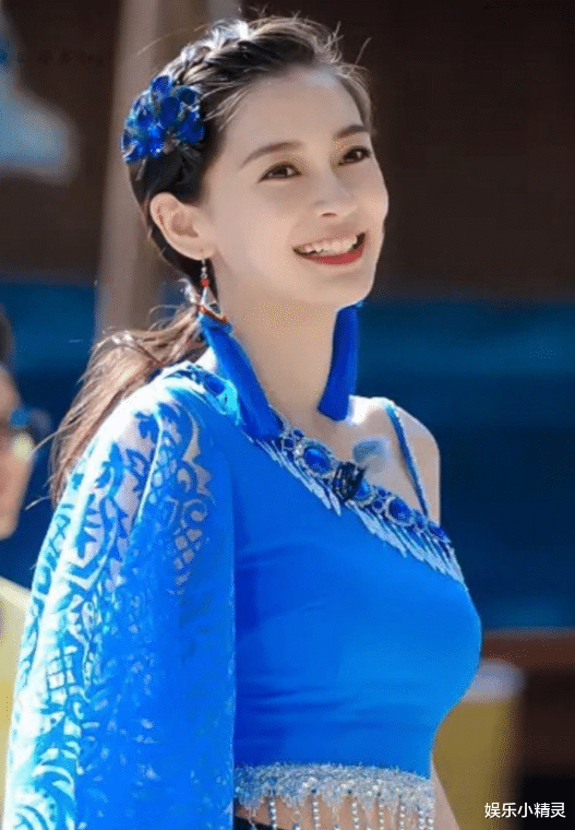 []baby为证腰细，故意穿\蒙古服\录节目，低头时腰围真相了！