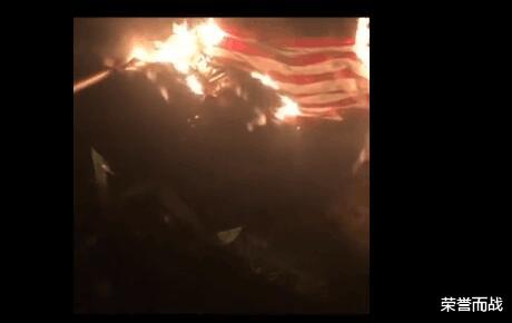 特朗普大勢已去？抗議者街頭燒美國旗，歐安組織：大選不存在作弊-圖4