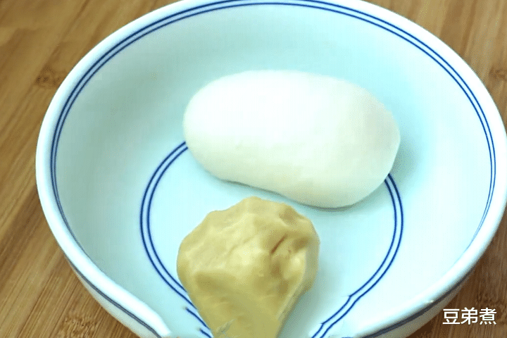 #包子#立夏后，教你做包菜馅饼，做法简单，外酥里鲜，比包子饺子还好吃