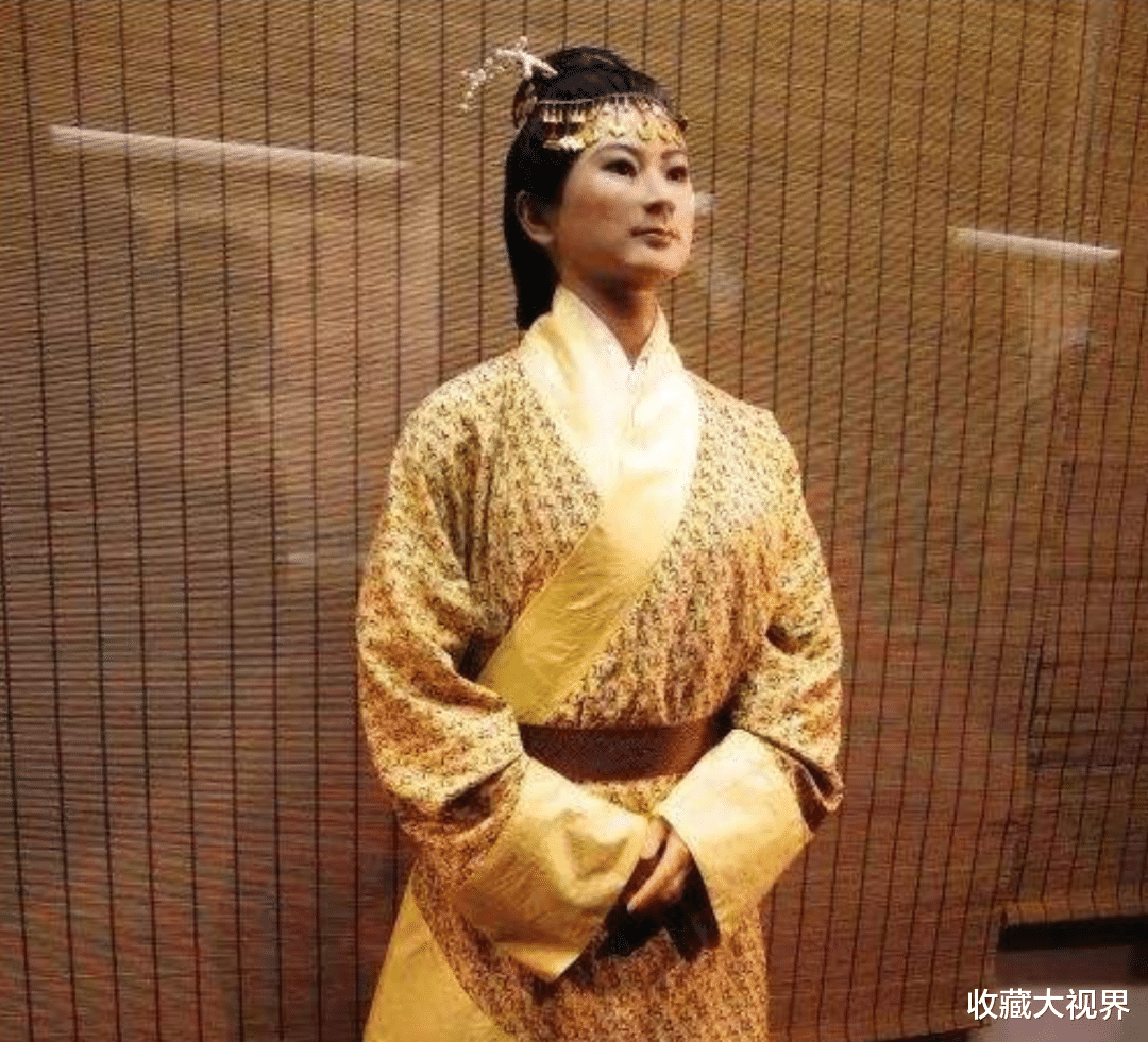 朱元璋▲古墓发现不腐“湿尸”，考古队束手无策，盗墓贼看不下去：让我来