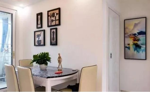 |老公硬把主卧做个“小改动”，打开柜门我愣了，这设计太用心了