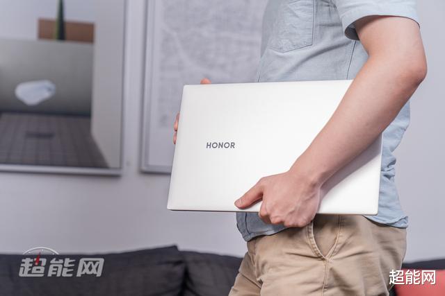 OLED|荣耀MagicBook Pro 2020锐龙版笔记本体验：平凡外表下有颗强芯