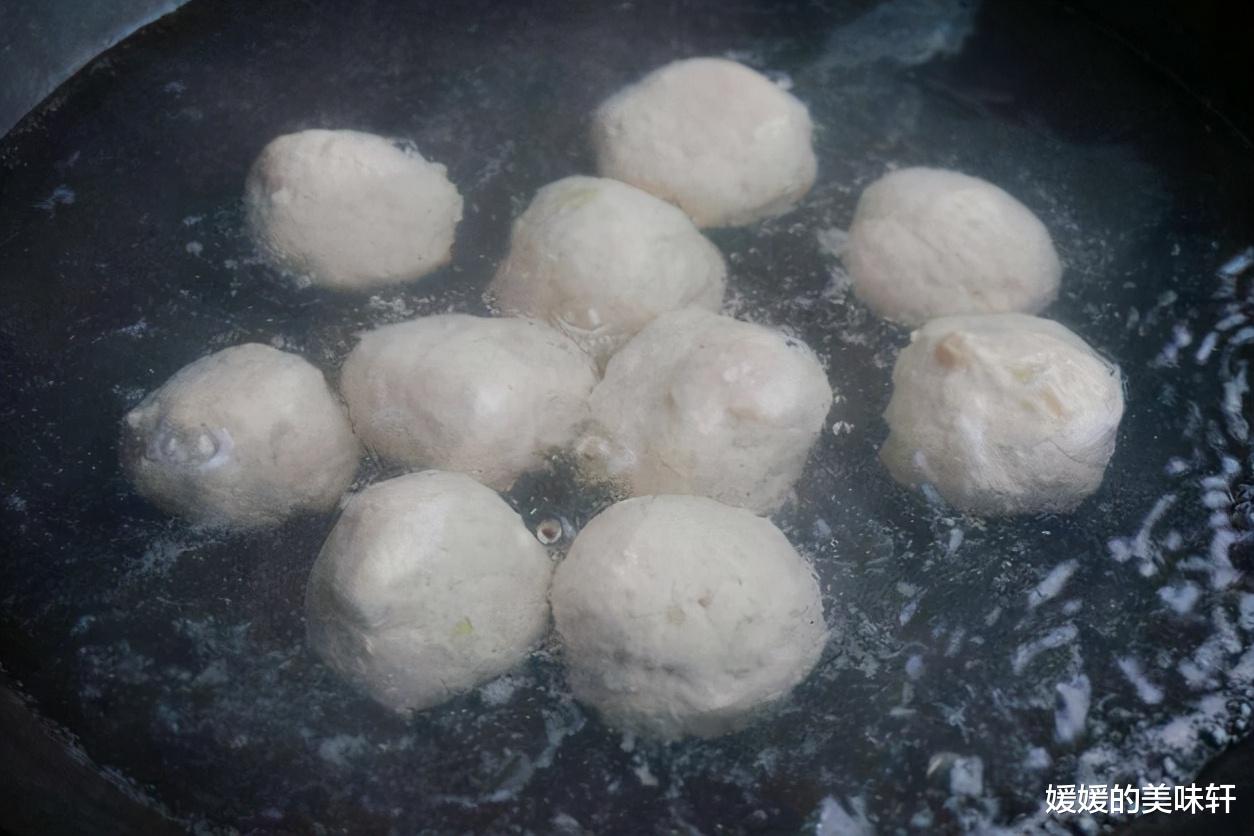 鱼丸|想吃鱼丸不用买，教你自制技巧和方法，从鱼肉到鱼丸，步骤详细