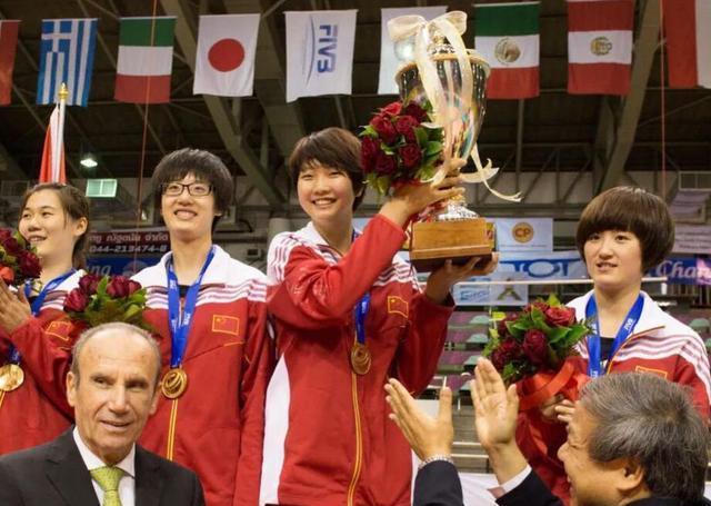 郎平|恭喜！郎平7年打造又一世界巨头！16岁身高1米99，老爸是篮球选手