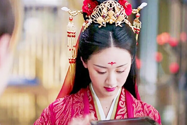 郭碧婷|韩国版《琉璃》信息量好大，亭奴身陷囹圄，十一世已经开始了