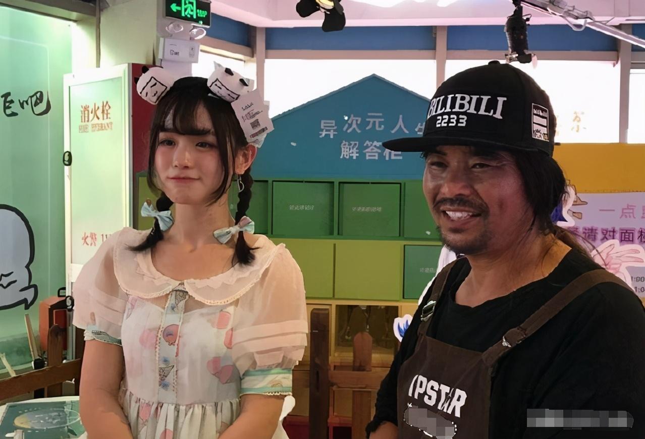 面筋哥|网红面筋哥患癌后首出镜，面容消瘦滞留针抢镜，称最放心不下女儿