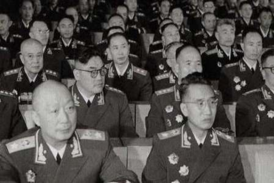 叶剑英|1955年的授衔仪式上,叶帅差点当场发火,究竟发生了什么?