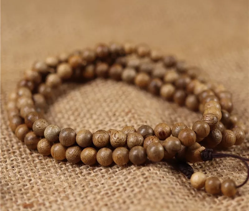 沉香手串|怎样使沉香手串让其香味不变淡，如何保养！