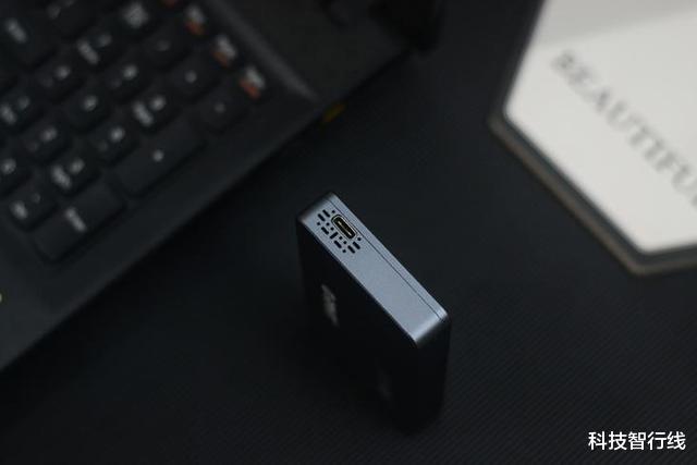 |移动硬盘盒增加了主动散热和温度数显,散热效果看得见