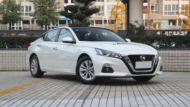 大众迈腾▲5款热门合资中型车降价大汇总，迈腾优惠近2万，君威狂甩近4万！