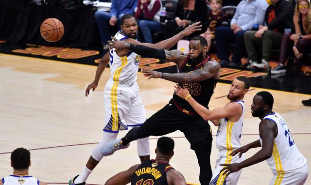 巴特勒|美媒发布总决赛单场最好表现，巴特勒三双仅列次席，榜首毫无争议