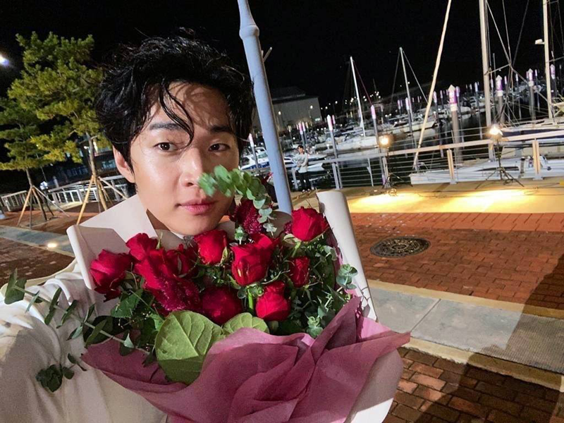 刘宪华|刘宪华双钢琴版faded,白衬衫加性感歌喉,不愧是音乐天才!