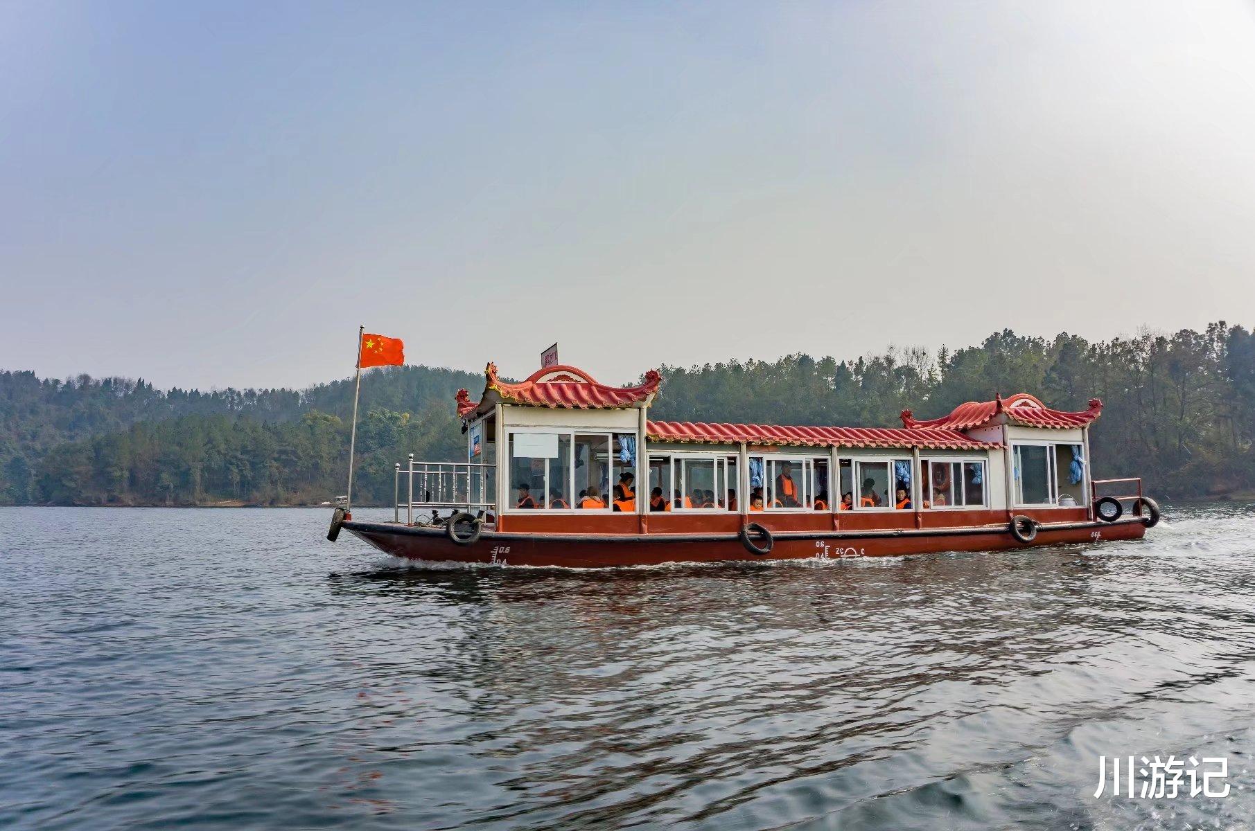 「成都」距离成都68公里的一片“海”，有90多座岛屿，为4A景区免费游玩