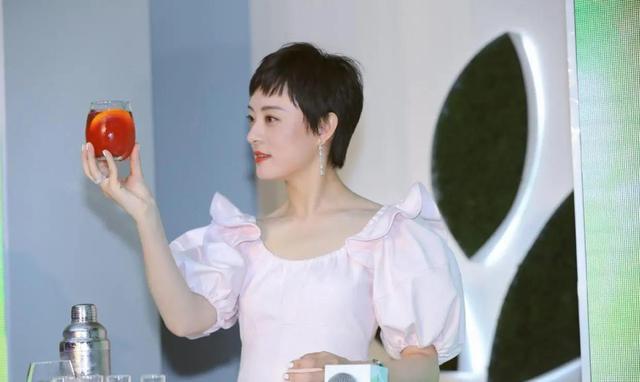 孙俪|孙俪大变样,终于换了新发型,就是脸部看起来怪怪的