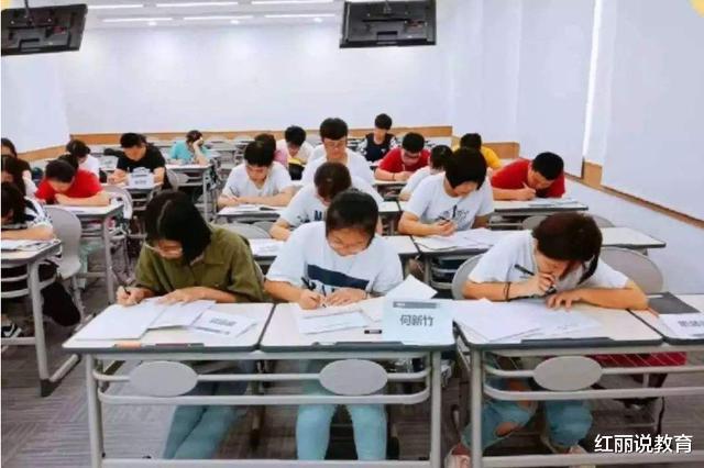 物理|上课就像听“天书”的学科，学生“苦不堪言”，高考反倒很重视