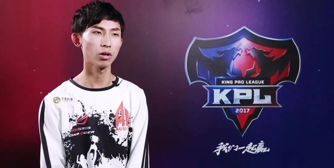 『梦泪』AG超玩会集体入驻比心，看到梦泪价格后粉丝傻眼，直言想包月！