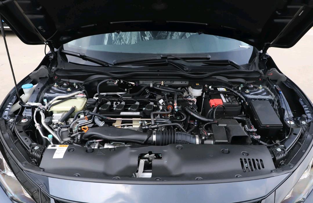 #大众速腾#落地都是15万，大众速腾和思域怎么选？对比后一目了然