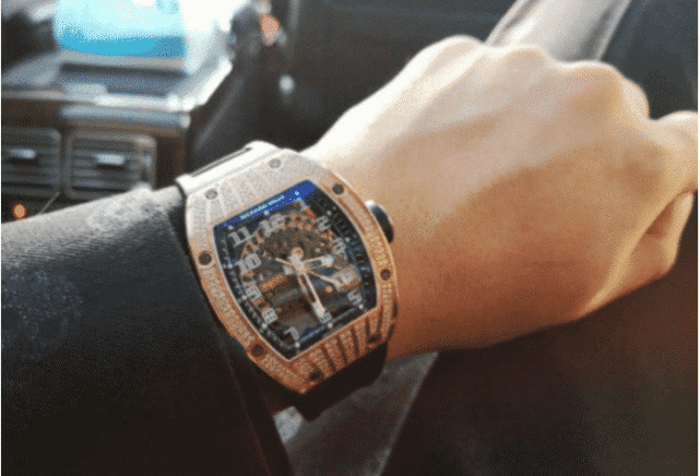 【德云社】曹云金“花式炫富”，只想证实离开德云社更好，岳云鹏用一桌饭“默默反击”