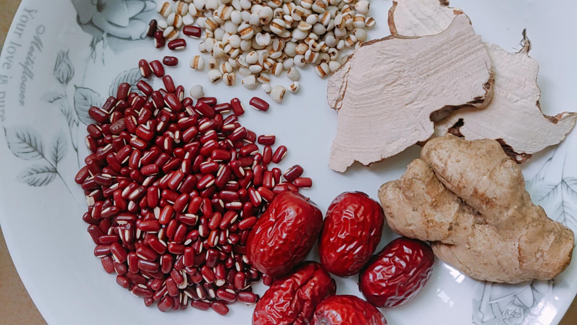 广东祛湿汤,有什么放什么系列之土茯苓煲鸡骨架