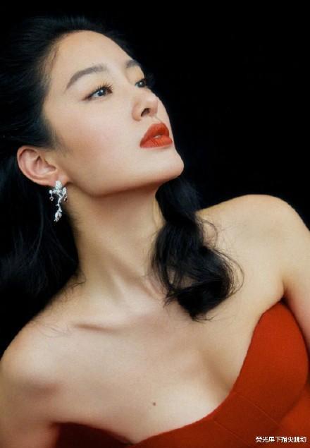 杨采钰|与刘亦菲高度相似的杨采钰，被视为金主爸爸真金白银堆砌的替代品