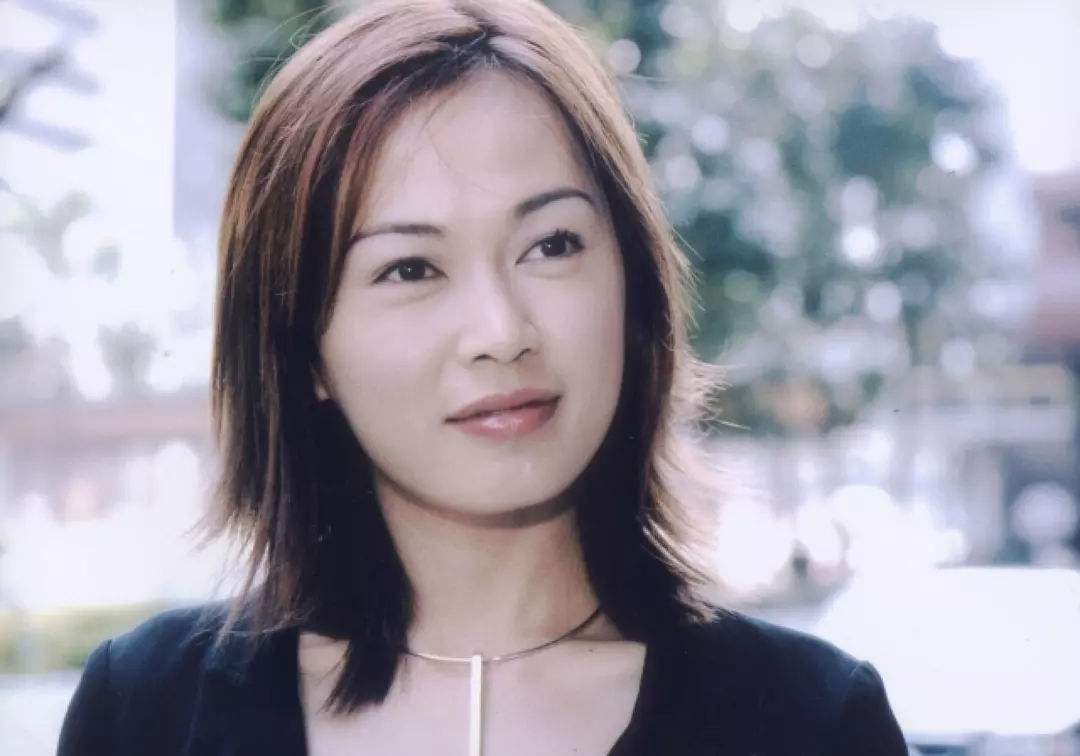 姚莹莹|她是TVB五美之一,未婚生子成单亲妈妈,今48岁胖到不敢认