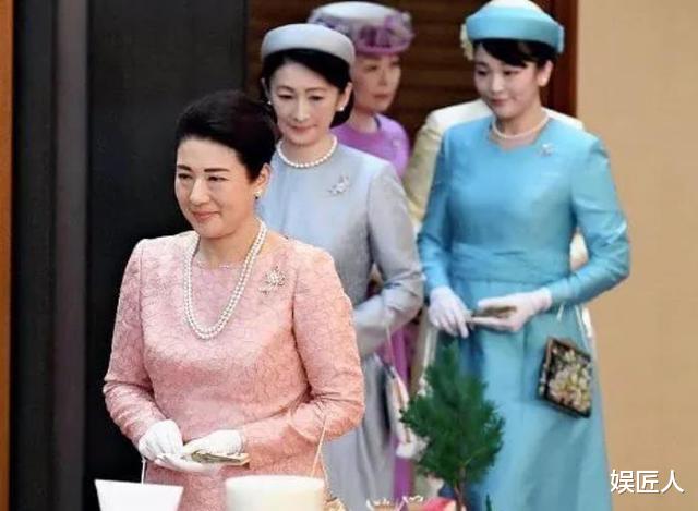 不寒而栗|32岁纪子妃访华艳冠全场，眼角弯弯招人疼，如今笑起来却不寒而栗