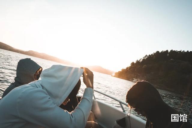 国馆|知乎上“打脸”的信息，年轻人是怎么一步步变怂的？