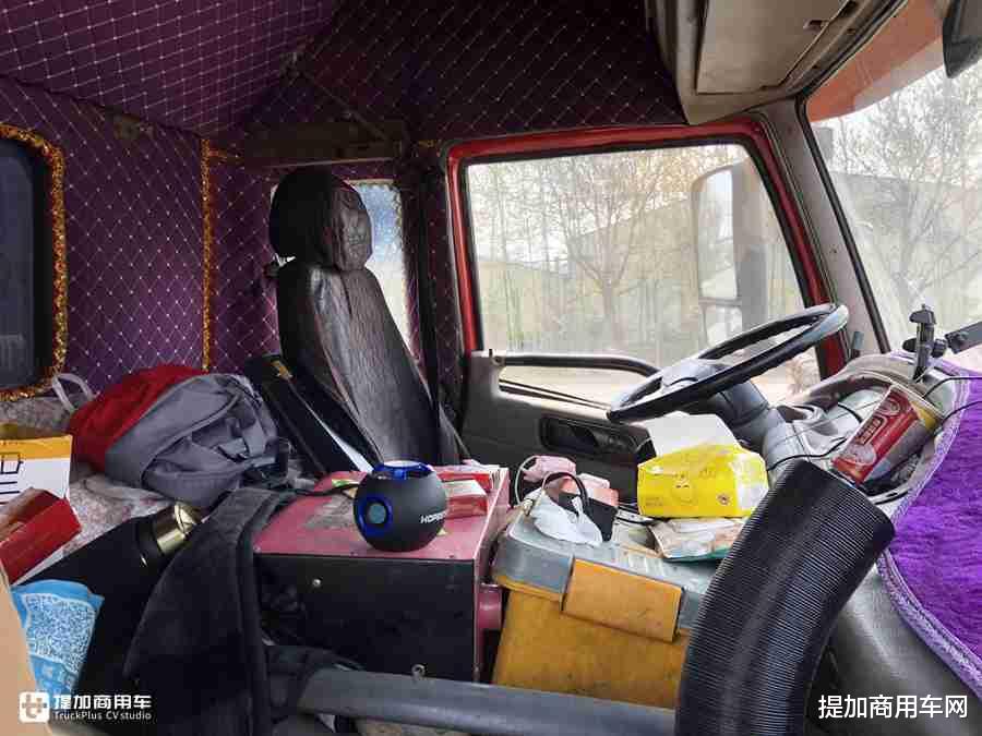 马力|实拍7年前的5轴解放奥威J5P载货车，车主说这是辆绝版摇钱树