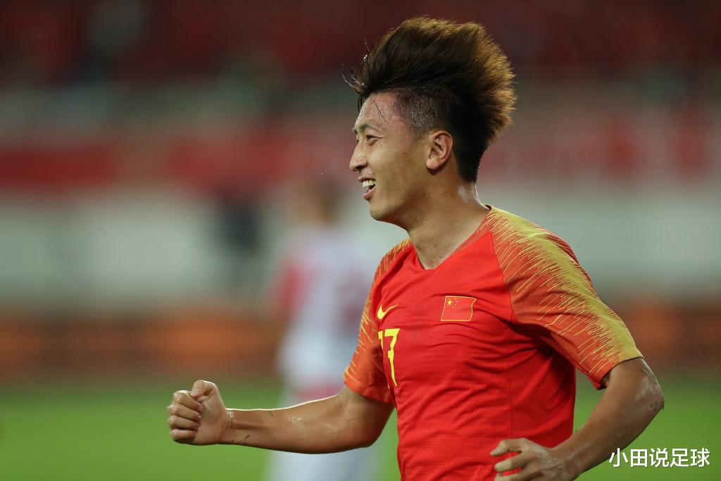 #国足#董路不懂球?踢中甲的洛国富不配国足,真实的情况是这样吗?